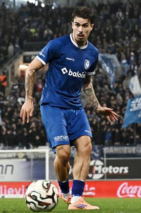 Gent s Tiago Araujo pictured in action during a soccer match between KAA Gent and KRC Genk, Sunday 09 November 2025 in Gent, on day 14 of the 2025-2026 Jupiler Pro League first division of the Belgian championship. MAARTENxSTRAETEMANS  x140467966x
