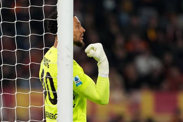 Maduka Okoye of Udinese Calcio during the Serie A 2025 2026 football match between AS Roma and Udinese Calcio at Stadio Olimpico in Rome (Italy), November 9, 2025. antoniettaxbaldassarre
