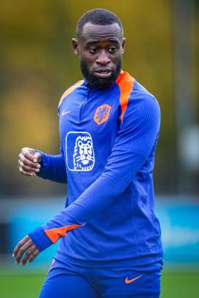 ZEIST , 11-11-2025 , KNVB Campus , season 2025 2026 , Dutch International football , Training session Netherlands , picture shows Netherlands player Lutsharel Geertruida Training session Netherlands 11-11-2025  x31985920x Copyright: