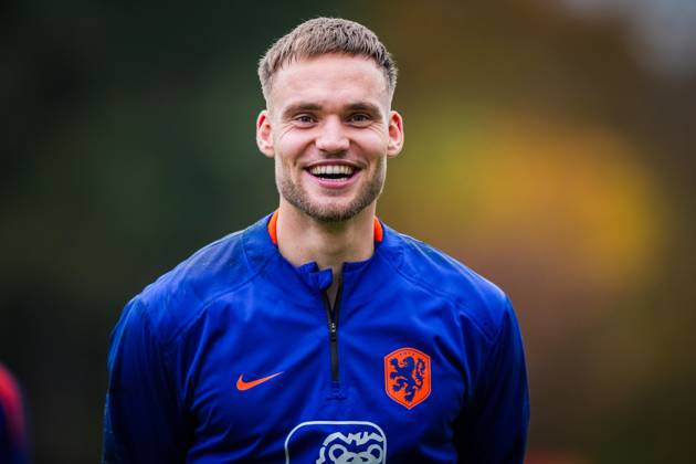 ZEIST , 11-11-2025 , KNVB Campus , season 2025 2026 , Dutch International football , Training session Netherlands , picture shows Netherlands goalkeeper Bart Verbruggen Training session Netherlands 11-11-2025  x31986326x Copyright: