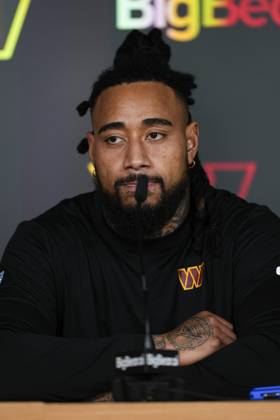 November 12, 2025, Valdebebas, Madrid, Spain: Frankie Luvu attend his press conference, PK, Pressekonferenz during the Washington Commanders training day ahead their National Football League NFL, American Football Herren, USA 2025 Madrid Game against Miami Dolphins at Ciudad Deportiva Real Madrid on November 12, 2025, in Valdebebas, Madrid, Spain. Valdebebas Spain - ZUMAa181 20251112_zaa_a181_108 Copyright: xOscarxJ.xBarrosox