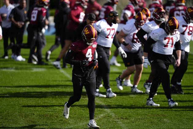 November 14, 2025, Valdebebas, Madrid, Spain: Frankie Luvu during the Washington Commanders training day ahead their National Football League NFL, American Football Herren, USA 2025 Madrid Game against Miami Dolphins at Ciudad Deportiva Real Madrid on November 14, 2025, in Valdebebas, Madrid, Spain. Valdebebas Spain - ZUMAa181 20251114_zaa_a181_136 Copyright: xOscarxJ.xBarrosox