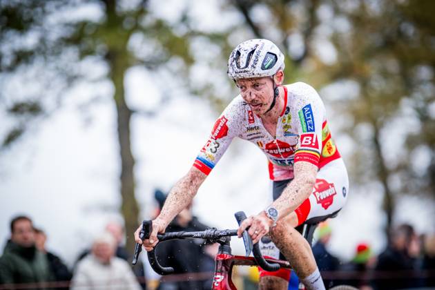 Belgian Michael Vanthourenhout pictured in action during the men s race of the Superprestige Merksplas cyclocross event, fourth stage (4 8) of the Superprestige cyclocross cycling competition, Saturday 15 November 2025, in Merksplas. JASPERxJACOBS  x141791783x