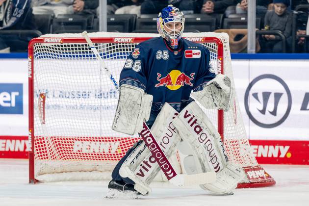Mathias Niederberger Goalkeeper, EHC Red Bull Muenchen, 35 GER, EHC Red Bull Muenchen vs Nuernberg Ice Tigers, Ice Hockey, DEL, Matchday 19, Season 2025 2026, 16 11 2025 GER, EHC Red Bull Muenchen vs Nuernberg Ice Tigers, Ice Hockey, DEL, Matchday 19, Season 2025 2026, 16 11 2025 Muenchen Copyright: xEibner-Pressefoto HeikexFeinerx EP_HFR