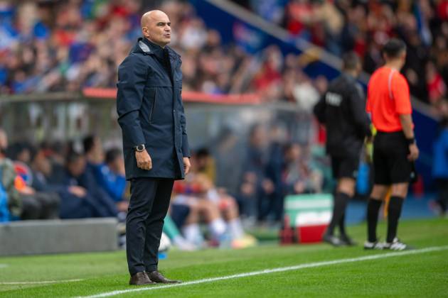 Portugal v Armenia - FIFA World Cup, WM, Weltmeisterschaft, Fussball 2026 Qualifier Roberto Martinez, head coach of Portugal, is seen during the European World Cup Qualifiers 2026 football match between Portugal and Armenia at Estadio do Dragao in Porto, Portugal, on November 16, 2025. Porto Porto Portugal Copyright: xMiguelxLemosx originalFilename:lemos-european251116_npTIK