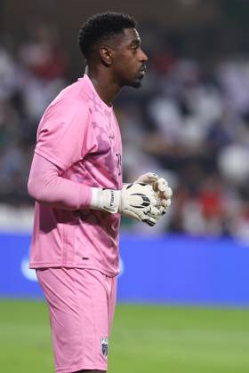 2025, 17 November - Al Ain, UAE - Bruno Varela of Cape Verde national football team, Cabo Verde during the FIFA friendly international team match between Egypt national team, Nationalteam and Cape Verde National team, Cabo Verde at Hazza bin Zayed Stadium in Ak Ain, UAE. FIFA Friendly international match, Länderspiel, Nationalmannschaft Egypt National team v Cape Verde, Cabo Verde National team before World Cup 2026 Copyright: xSebastianxFrejx
