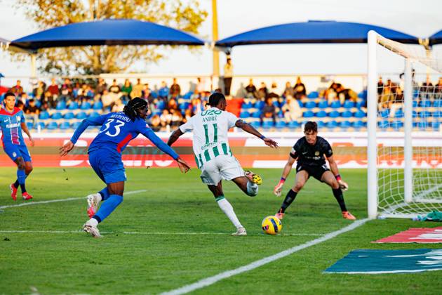 Andre Luiz seen during Liga Portugal game between teams of FC Alverca and Rio Ave FC (Maciej Rogowski Ball Raw Images) Alverca Complexo Desportivo Alverca Portugal Copyright: xMaciejxRogowskix maciejrogowski_alverca_rioave_2526-217