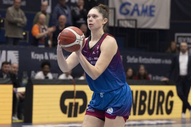 Toyota DBBL 2025 2026 Syntainics MBC vs Eigener Angels Nördlingen Halle Saale, Germany November 22, 2025 In the picture Natalie Kucowski Noerdlingen Weissenfels Stadthalle Weissenfels Saxony Anhalt Germany