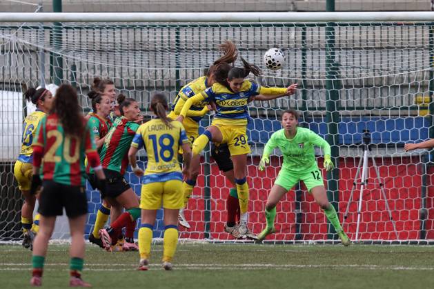 CALCIO - Serie A Femminile - Ternana Women vs Parma Calcio ?Uffren Manon (Parma) during Italian women s series A, match Ternana Women vs Parma Calcio 22 November 2025 at the Moreno Gubbiotti stadiumin Narni Italy (Photo by Luca Marchetti LiveMedia) during Ternana Women vs Parma Calcio, Italian football Serie A Women match in Narni (TR), Italy, November 22 2025 Narni (TR) Italy Copyright: xIPAxSport ABACAx