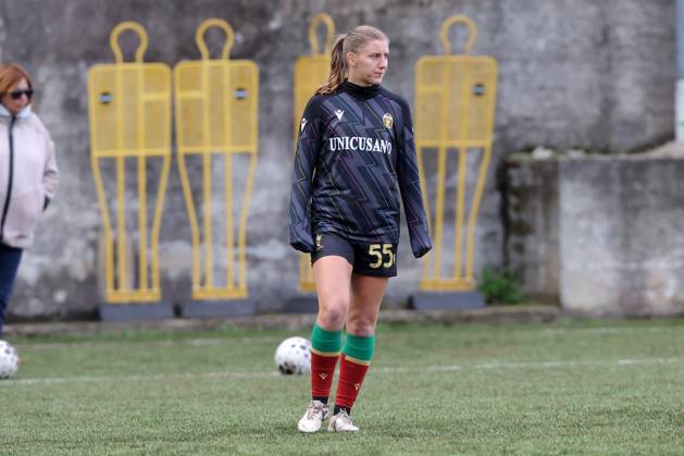 CALCIO - Serie A Femminile - Ternana Women vs Parma Calcio RPhoto by IPA ABACAPRESS.COMmonti Chiara (Ternana) during Italian women s series A, match Ternana Women vs Parma Calcio 22 November 2025 at the Moreno Gubbiotti stadiumin Narni Italy (Photo by Luca Marchetti LiveMedia) during Ternana Women vs Parma Calcio, Italian football Serie A Women match in Narni (TR), Italy, November 22 2025 Narni (TR) Italy Copyright: xIPAxSport ABACAx
