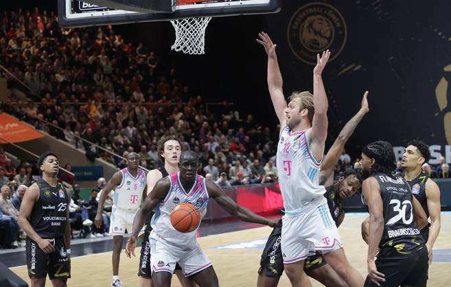 Melvin Jostmann Telekom Baskets Bonn , Kur Jongkuch Telekom Baskets Bonn Basketball, Men, Season 2025 2026, easyCredit Basketball Bundesliga, Basketball Loewen Braunschweig vs Telekom Baskets Bonn