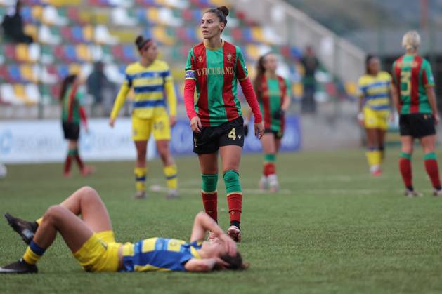 CALCIO - Serie A Femminile - Ternana Women vs Parma Calcio Pacioni Eleonora (Ternana) during Italian women s series A, match Ternana Women vs Parma Calcio 22 November 2025 at the Moreno Gubbiotti stadiumin Narni Italy (Photo by Luca Marchetti LiveMedia) during Ternana Women vs Parma Calcio, Italian football Serie A Women match in Narni (TR), Italy, November 22 2025 Narni (TR) Italy Copyright: xIPAxSport ABACAx