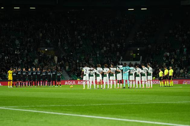 Taca de Portugal - Sporting CP v AC Marinhense (Foto: Joao Alvarinhas Avant Sports) Minuto de silencio antes da partida entre o Sporting CP e o AC Marinhense, a contar para a Taca de Portugal no Estadio Jose Alvalade - Novembro 22, 2025 - Lisboa, Portugal. (Foto: Joao Alvarinhas Avant Sports) Lisboa Estadio Jose Alvalade Portugal Copyright: xJoaoxAlvarinhas AvantxSportsx