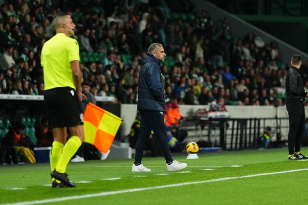 Taca de Portugal - Sporting CP v AC Marinhense (Foto: Joao Alvarinhas Avant Sports) Treinador Rui Borges do Sporting CP durante a partida entre o Sporting CP e o AC Marinhense, a contar para a Taca de Portugal no Estadio Jose Alvalade - Novembro 22, 2025 - Lisboa, Portugal. (Foto: Joao Alvarinhas Avant Sports) Lisboa Estadio Jose Alvalade Portugal Copyright: xJoaoxAlvarinhas AvantxSportsx