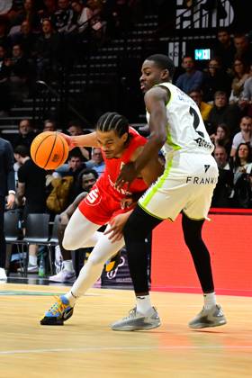 23 11 2025 Basketball Season 2025 2026 2 Bundesliga Pro A 10 Matchday Nuremberg Falcons Basketball Club NBC BBC Bayreuth AlSch xalxscx Evan Derek Taylor 10, Nuremberg Falcons BC NBC Tehree Horn 2, BBC Bayreuth