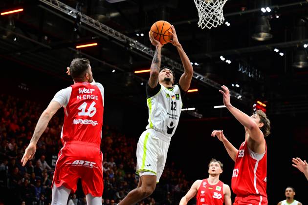 23 11 2025 Basketball Season 2025 2026 2 Bundesliga Pro A 10 Matchday Nuremberg Falcons Basketball Club NBC BBC Bayreuth AlSch xalxscx Julius Wolf 16, Nuremberg Falcons BC NBC Cantia Rahming 12, BBC Bayreuth Brandton Dean Chatfield 33, Nuremberg Falcons BC NBC