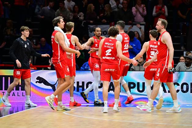 23 11 2025 Basketball Season 2025 2026 2 Bundesliga Pro A 10 Matchday Nuremberg Falcons Basketball Club NBC BBC Bayreuth AlSch xalxscx Team Falcons Nuremberg rejoices claps off