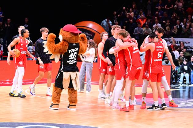 23 11 2025 Basketball Season 2025 2026 2 Bundesliga Pro A 10 Matchday Nuremberg Falcons Basketball Club NBC BBC Bayreuth AlSch xalxscx Falcons Nuremberg celebrate a narrow victory in the end