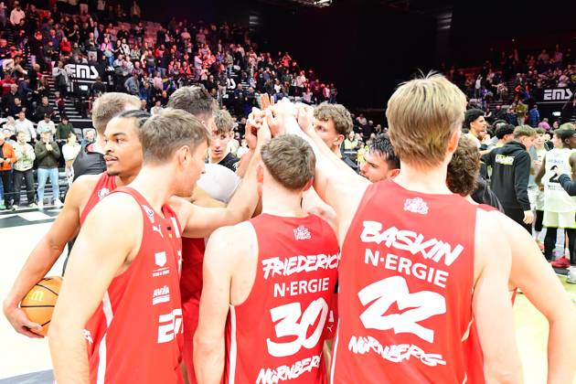 23 11 2025 Basketball Season 2025 2026 2 Bundesliga Pro A 10 Matchday Nuremberg Falcons Basketball Club NBC BBC Bayreuth AlSch xalxscx Falcons Nuremberg celebrate a narrow victory in the end