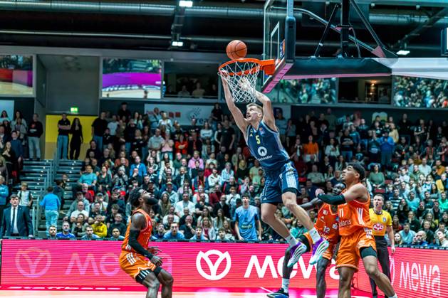 Chemnitz, Germany 23 November 2025 1 BBL 2025 2026 Niners Chemnitz vs Alba Berlin In the picture Corey Davis 99 with a dunking Copyright: xFotostandx xNachtigallx