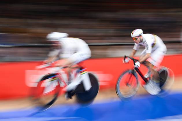 Belgian Fabio Van Den Bossche and Belgian Lindsay De Vylder pictured in action during the last day of the Zesdaagse Vlaanderen-Gent six-day indoor Track cycling, Rad, Radsport, Bahnrad, Bahn event at the indoor cycling arena t Kuipke, Sunday 23 November 2025, in Gent. MAARTENxSTRAETEMANS x143668108x
