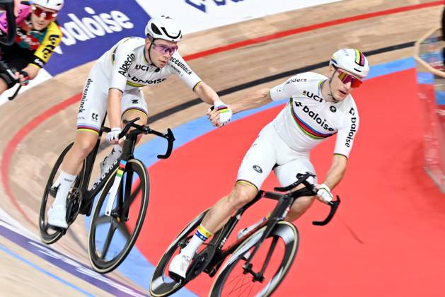 Belgian Fabio Van Den Bossche and Belgian Lindsay De Vylder pictured in action during the last day of the Zesdaagse Vlaanderen-Gent six-day indoor Track cycling, Rad, Radsport, Bahnrad, Bahn event at the indoor cycling arena t Kuipke, Sunday 23 November 2025, in Gent. MAARTENxSTRAETEMANS x143688549x