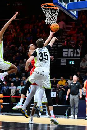 23 11 2025 Basketball Season 2025 2026 2 Bundesliga Pro A 10 Matchday Nuremberg Falcons Basketball Club NBC BBC Bayreuth AlSch xalxscx Evan Derek Taylor 10, Nuremberg Falcons BC NBC Artem Kovalov 35, BBC Bayreuth