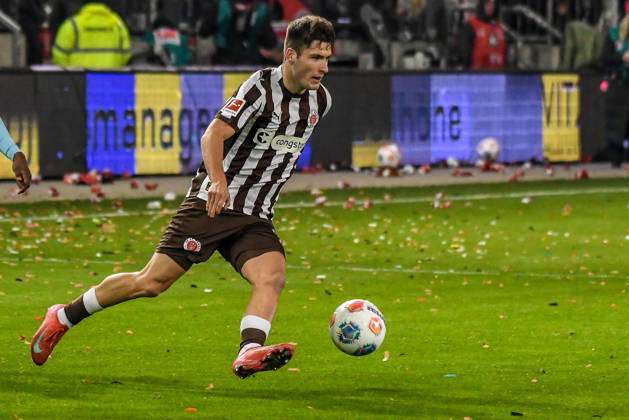 Arkadiusz Pyrka Pauli on the ball Germany , Hamburg , Millerntorstadion , Football , 1 Bundesliga , FC St Pauli 1 FC Union Berlin