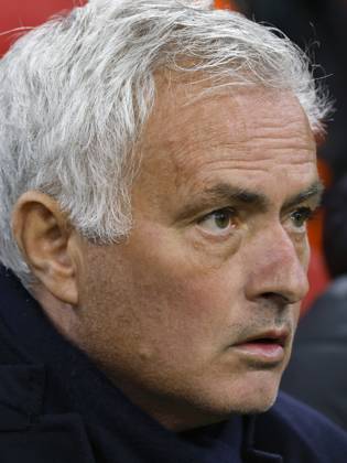 AMSTERDAM - SL Benfica coach Jose Mourinho during the Champions League match between AFC Ajax and SL Benfica at the Johan Cruijff ArenA on November 25, 2025, in Amsterdam, Netherlands. ANP HOLLANDSE HOOGTE MAURICE VAN STEEN UEFA Champions League Matchday 5 2025-2026 xVIxANPxSportx xMauricexvanxSteenxIVx 543123896 originalFilename: 543123896