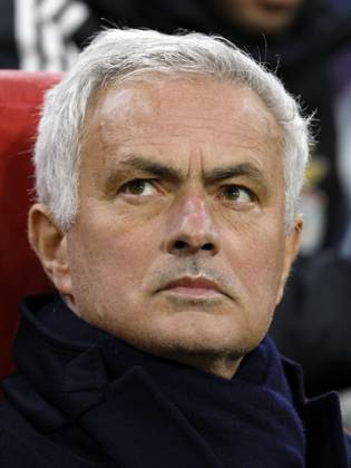 AMSTERDAM - SL Benfica coach Jose Mourinho during the Champions League match between AFC Ajax and SL Benfica at the Johan Cruijff ArenA on November 25, 2025, in Amsterdam, Netherlands. ANP HOLLANDSE HOOGTE MAURICE VAN STEEN UEFA Champions League Matchday 5 2025-2026 xVIxANPxSportx xMauricexvanxSteenxIVx 543124045 originalFilename: 543124045
