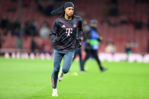 Arsenal v Bayern Munich Champions League 26 11 2025. Bayern Munich forward Michael Olise (17) warming up prior to the Champions League match between Arsenal and Bayern Munich at the Emirates Stadium, London, England on 26 November 2025. London Emirates Stadium Greater London England Editorial use only , Copyright: xSimonxTraylenx PSI-23273-0007