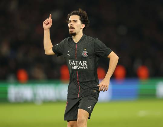 . - Paris Saint-Germain v Tottenham Hotspur, UEFA Champions League, League Phase, Parc des Princes, Paris, France. - 26th November 2025. (C) Daniel Weir Crystal Pix GOAL, Vitinha of Paris Saint-Germain goal celebration. - Paris Saint-Germain v Tottenham Hotspur, UEFA Champions League, League Phase, Parc des Princes, Paris, France. - 26th November 2025. (C) Daniel Weir Crystal Pix Paris Parc des Princes France Copyright: xDanielxWeirx CP_PSG_Tottenham_261125_DW21