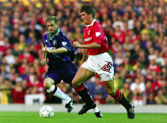 930818 Football, Premier League 1993 1994, Manchester United Sheffield United Roy Keane of Manchester United is chased by Carl Bradshaw of Sheffield United Photo BILDBYRAN D165 01 D165 01 scanx football fotboll soccer Premier League Manchester United Sheffield United england season 1993 1994 1993 94 1993 94 1993 august 18 bbeng dia Copyright: BILDBYRAN BB930818BB048