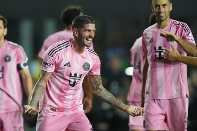 FT. LAUDERDALE, FL - NOVEMBER 29: Inter Miami midfielder Rodrigo de Paul (7) smiles after a goal during the MLS, Fussball Herren, USA Eastern Conference finals between New York FC and Inter Miami CF on Saturday, November 29, 2025 at Chase Stadium in Fort Lauderdale, FL (Photo by Peter Joneleit Icon Sportswire) SOCCER: NOV 29 MLS Cup Playoffs Inter Miami CF vs NYC FC EDITORIAL USE ONLY Icon251129072