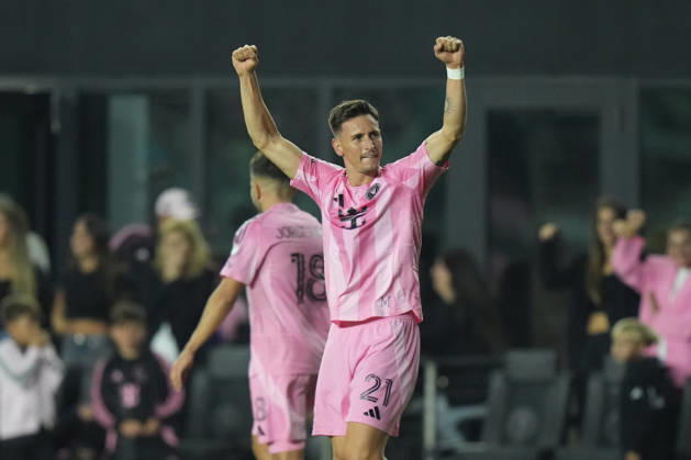 FT. LAUDERDALE, FL - NOVEMBER 29: Inter Miami forward Tadeo Allende (21) celebrates after his second goal of the first half during the MLS, Fussball Herren, USA Eastern Conference finals between New York FC and Inter Miami CF on Saturday, November 29, 2025 at Chase Stadium in Fort Lauderdale, FL (Photo by Peter Joneleit Icon Sportswire) SOCCER: NOV 29 MLS Cup Playoffs Inter Miami CF vs NYC FC EDITORIAL USE ONLY Icon251129042