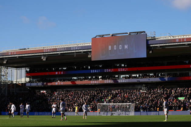 Crystal Palace gegen Manchester United 30. November 2025, London Premier League Fußball Crystal Palace gegen Manchester United Die Mannschaft von Manchester United geht nach dem Gegentreffer wieder in Position Foto Jacques Feeney Abseits London UK  Copyright: xJacquesxFeeneyx xOffsidexOffside