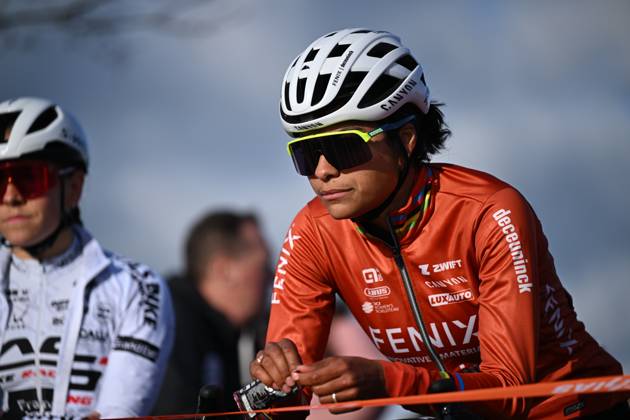 Dutch Ceylin Del Carmen Alvarado pictured before the women s race at the Cyclocross World Cup cyclocross event in Flamanville, France, Sunday 30 November 2025, the 2nd stage (out of 12) in the World Cup of the 2025-2026 season. DAVIDxPINTENS x145371700x