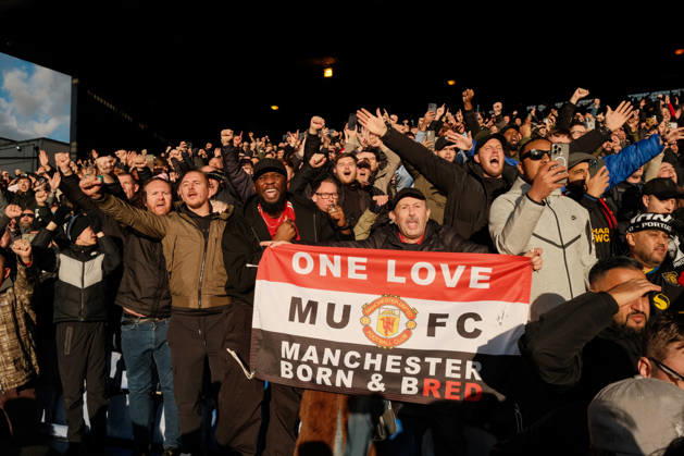 Crystal Palace gegen Manchester United 30. November 2025, London Premier League Fußball Crystal Palace gegen Manchester United Fans von Manchester United Foto Jacques Feeney Abseits London UK  Copyright: xJacquesxFeeneyx xOffsidexOffside