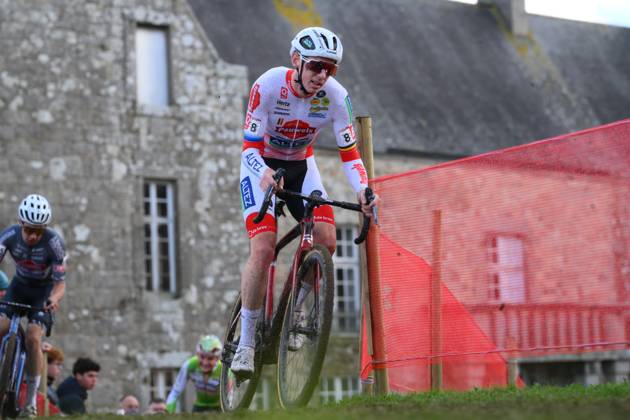 Belgian Michael Vanthourenhout pictured in action during the men s race at the Cyclocross World Cup cyclocross event in Flamanville, France, Sunday 30 November 2025, the 2nd stage (out of 12) in the World Cup of the 2025-2026 season. DAVIDxPINTENS  x145387376x