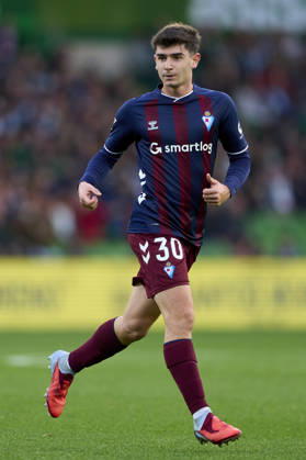 Real Racing Club de Santander vs SD Eibar - LaLiga Hypermotion - 30 11 2025 Aleix Garrido of SD Eibar during the LaLiga Hypermotion match between Real Racing Club de Santander and SD Eibar at Campos de de El Sardinero on November 30, 2025 in Santander, Spain. Santander Spain Copyright: xUnaixZabaleta PGSxPhotoxAgencyx