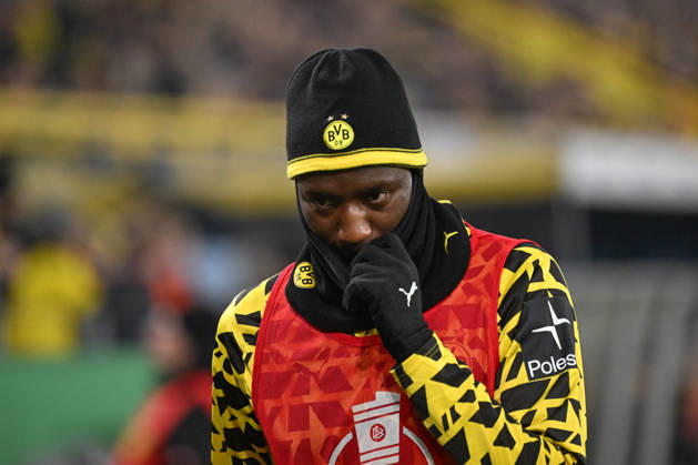 02 12 2025, xjhx, Football DFB Cup Round of 16, Borussia Dortmund Bayer 04 Leverkusen emspor, v l Serhou Yadali Guirassy Dortmund, 9 Portrait, Portraet, Einzelbild Ersatzspieler, Auswechselspieler DFL DFB REGULATIONS PROHIBIT ANY USE OF PHOTOGRAPHS as IMAGE SEQUENCES and or QUASI VIDEO Dortmund