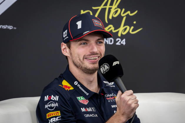 2025 Formula One Abu Dhabi Grand Prix Yas Marina Circuit, Abu Dhabi, United Arab Emirates 4.December.2025; Max Verstappen of the Netherlands and Oracle Red Bull Racing attend the press conference, PK, Pressekonferenz during Formula One Abu Dhabi Grand Prix (Photo by Jay Hirano) Abu Dhabi Yas Marina Circuit United Arab Emirates Copyright: xJayxHiranox