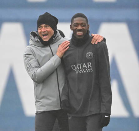 Paris Saint-Germain media day at the PSG Campus POISSY, FRANCE - DECEMBER 04: Head coach of PSG Luis Enrique (L) and Ousmane Dembele (R) gesture during a training session on media day at the PSG Campus in Poissy, west of Paris, France on December 04, 2025. Mustafa Yalcin Anadolu Poissy France. Editorial use only. Please get in touch for any other usage. Copyright: x2025xAnadoluxMustafaxYalcinx