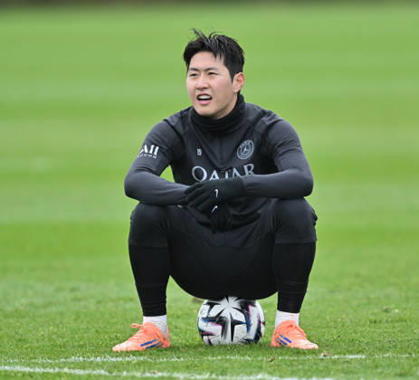 Paris Saint-Germain media day at the PSG Campus POISSY, FRANCE - DECEMBER 04: Player of Paris Saint-Germain (PSG) Lee Kang-in is seen during a training session on media day at the PSG Campus in Poissy, west of Paris, France on December 04, 2025. Mustafa Yalcin Anadolu Poissy France. Editorial use only. Please get in touch for any other usage. Copyright: x2025xAnadoluxMustafaxYalcinx