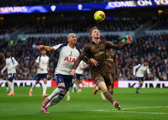 6th December 2025; Tottenham Hotspur Stadium, London, England; Premier League Football, Tottenham Hotspur versus Brentford; Richarlison of Tottenham Hotspur challenged by Sepp van den Berg of Brentford  JohnxPatrickxFletcher