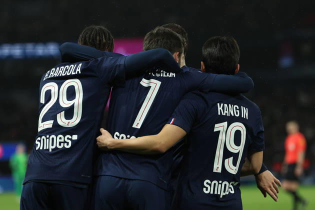 FBL FRA LIGUE1 Paris Saint Germain Stade Rennes Khvicha Kvaratskhelia Paris Saint Germain teammates embrace after a goal during the French L1 football match between Paris Saint Germain PSG an Stade Rennes at Parc des Princes Paris ,France, on December 06, 2025 Copyright: JoaquimxFerreira