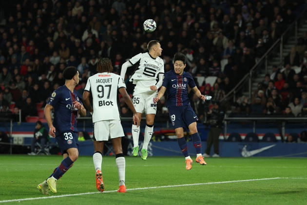 FBL FRA LIGUE1 Paris Saint Germain Stade Rennes Przemyslaw Frankowski Stade Rennes and Kang in Lee Paris Saint Germain during the French L1 football match between Paris Saint Germain PSG an Stade Rennes at Parc des Princes Paris ,France, on December 06, 2025 Copyright: JoaquimxFerreira