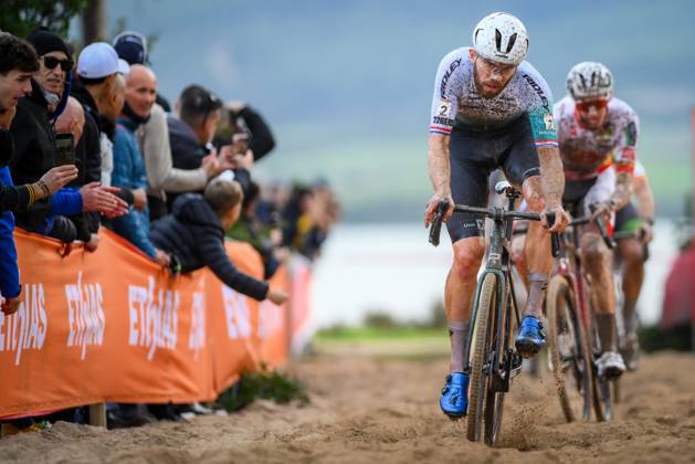 Dutch Joris Nieuwenhuis pictured in action during the men s elite race of the Cyclocross World Cup, in Terralba, Sardinia, Italy, Sunday 07 December 2025, stage 3 (out of 12) in the World Cup of the 2026-2027 season. DAVIDxPINTENS x147208712x