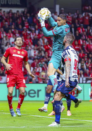 LIGA BBVA MX 2025 LIGA BBVA MX 2025 TOLUCA VS RAYADOS MONTERREY 06122025 TOLUCA, ESTADO DE MEXICO, MEXICO. Action photo of Hugo Gonzalez, goalkeeper of Diablos Rojos del Toluca, during semifinal game of the Torneo de Apertura 2025 of the BBVA Liga MX, held at the Estadio Nemesio Diez of Toluca, Estado de Mexico against Rayados Monterrey. Foto de accion de Hugo Gonzalez, portero de los Diablos Rojos del Toluca, durante juego semifinal del Torneo Apertura 2025 de la Liga BBVA MX, celebrado en el estadio Nemesio Diez de Toluca, Estado de Mexico en contra de Rayados Monterrey. IMAGENSHOP AGENCIA FOTOGRAFICA TOLUCA ESTADO DE MEXICO MEXICO Copyright: xIMAGENSHOPxAGENCIAxFOTOGRAFICAx