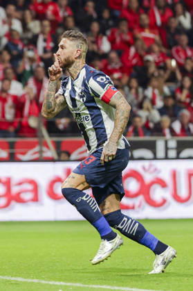 LIGA BBVA MX 2025 LIGA BBVA MX 2025 TOLUCA VS RAYADOS MONTERREY 06122025 TOLUCA, ESTADO DE MEXICO, MEXICO Action photo of Sergio Ramos 93 of Rayados Monterrey, during semifinal game of the Torneo de Apertura 2025 of the BBVA Liga MX, held at the Estadio Nemesio Diez of Toluca, Estado de Mexico against Diablos Rojos del Toluca Action photo of Sergio Ramos 93 of Rayados Monterrey, during semifinal game of the Torneo Apertura 2025 of the BBVA Liga MX, held at the Estadio Nemesio Diez of Toluca, Estado de Mexico against Diablos Rojos del Toluca IMAGENSHOP AGENCIA FOTOGRAFICA TOLUCA ESTADO DE MEXICO MEXICO Copyright: xIMAGENSHOPxAGENCIAxFOTOGRAFICAx